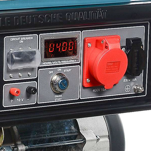 Удобен ергономичен контролен панел с електрически старт